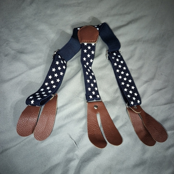 Baby suspenders navy blue with stars and brown leather button attachment - Picture 4 of 4